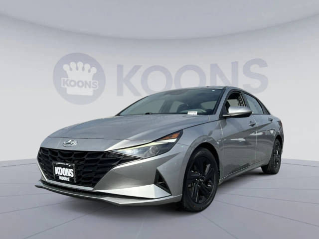 2023 Hyundai Elantra SEL FWD photo