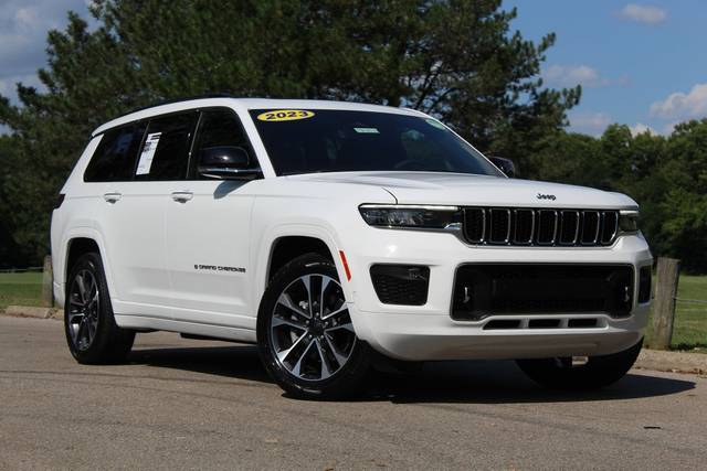 2023 Jeep Grand Cherokee L Overland 4WD photo