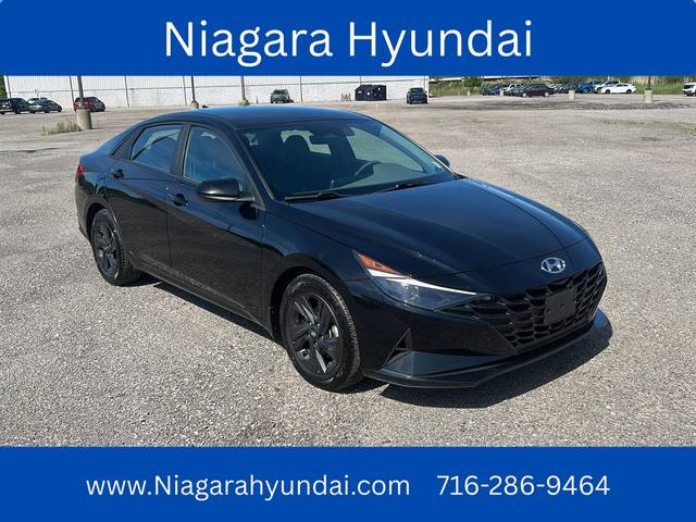 2023 Hyundai Elantra SEL FWD photo