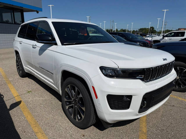 2023 Jeep Grand Cherokee L Overland 4WD photo