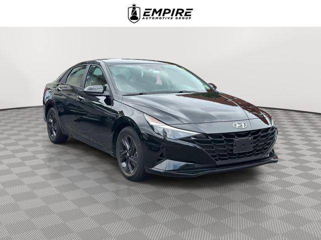 2023 Hyundai Elantra SEL FWD photo