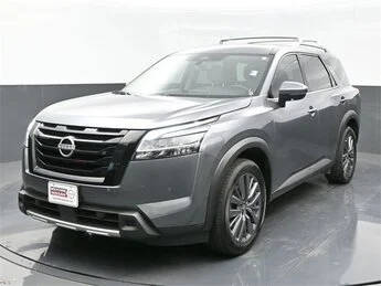 2023 Nissan Pathfinder SL FWD photo