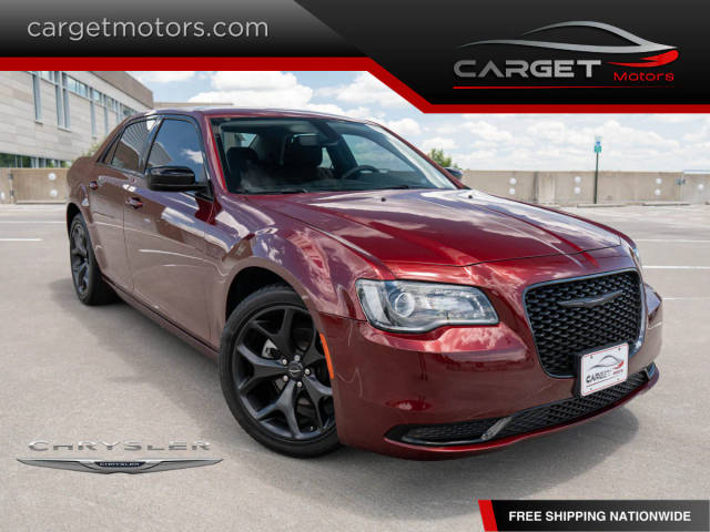 2023 Chrysler 300 Touring RWD photo