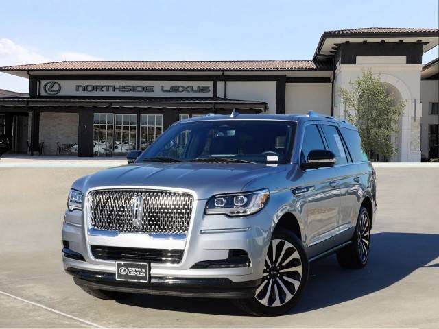 2023 Lincoln Navigator Reserve RWD photo