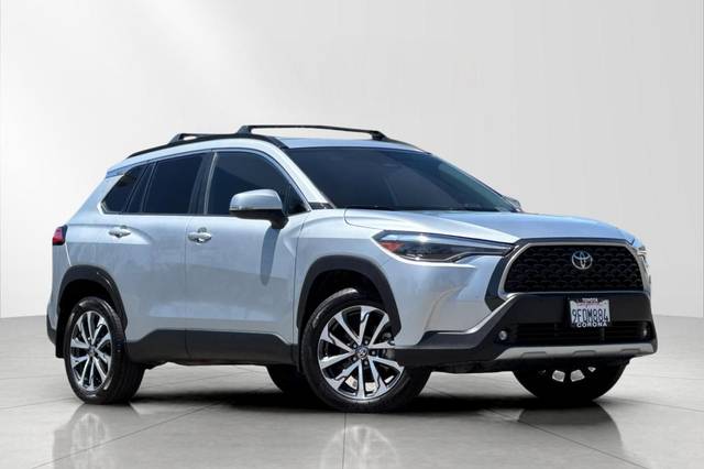 2023 Toyota Corolla Cross XLE AWD photo