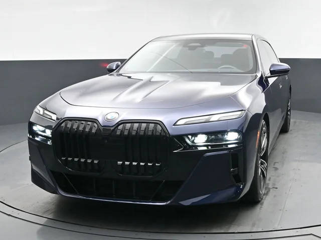 2023 BMW 7 Series 740i RWD photo