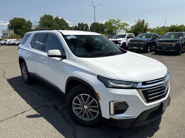 2023 Chevrolet Traverse LT Leather AWD photo