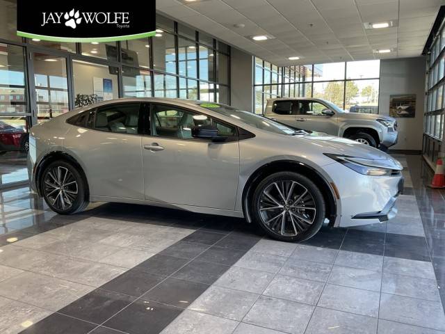 2023 Toyota Prius XLE FWD photo