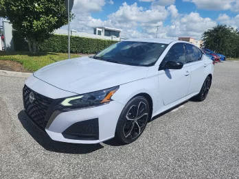 2023 Nissan Altima 2.5 SR FWD photo