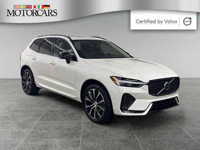 2023 Volvo XC60 Plus Dark Theme AWD photo