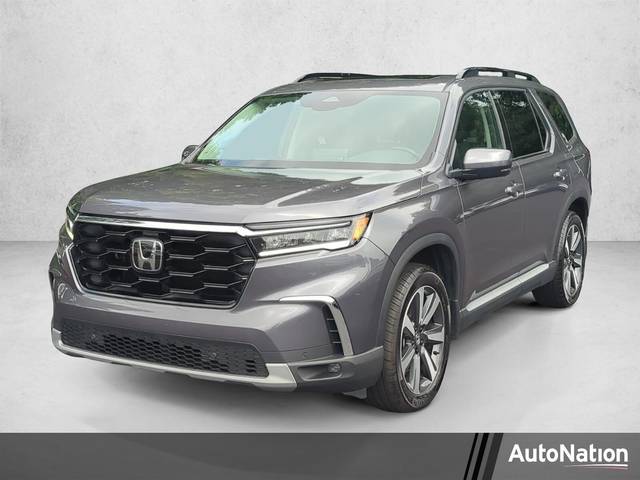 2023 Honda Pilot Touring FWD photo