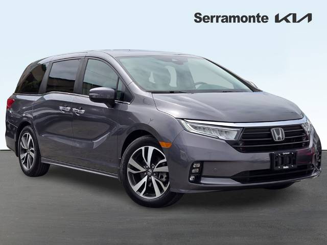 2023 Honda Odyssey Touring FWD photo