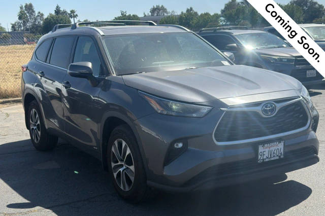 2023 Toyota Highlander Hybrid XLE AWD photo