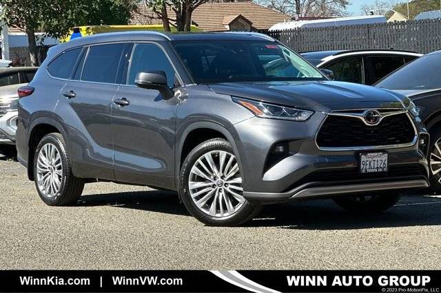 2023 Toyota Highlander Platinum AWD photo