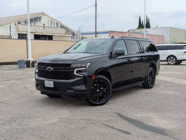 2023 Chevrolet Suburban RST RWD photo