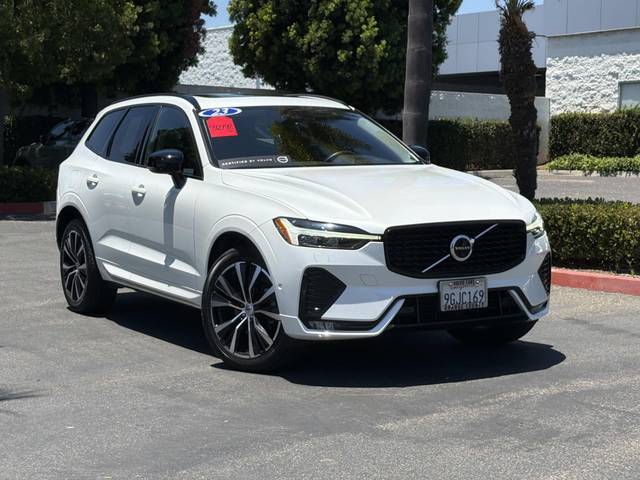 2023 Volvo XC60 Plus Dark Theme AWD photo