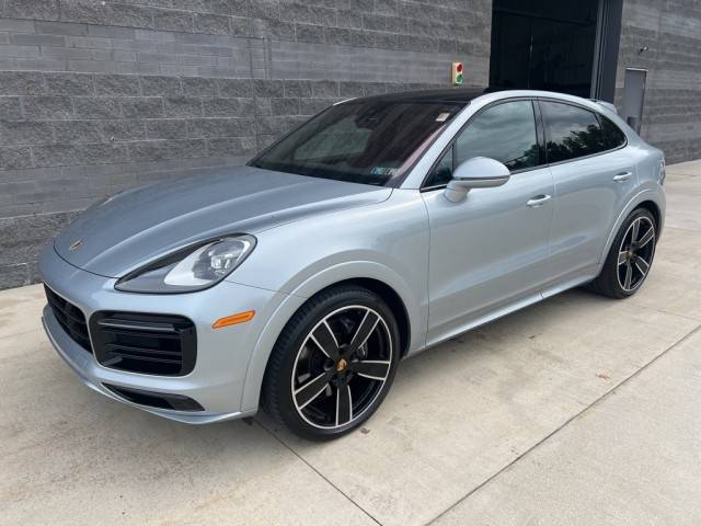 2022 Porsche Cayenne Coupe Platinum Edition AWD photo