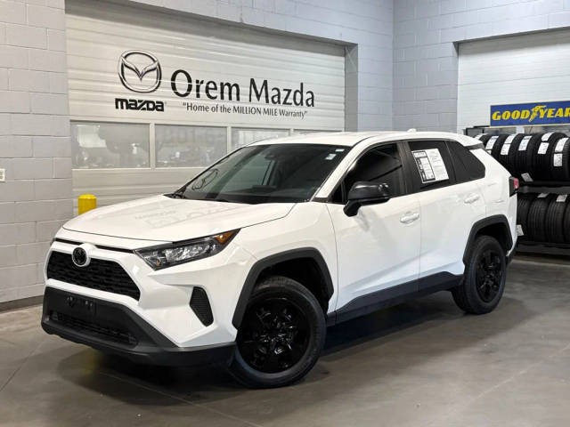 2022 Toyota RAV4 LE AWD photo