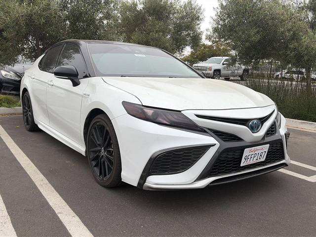 2021 Toyota Camry Hybrid XSE FWD photo