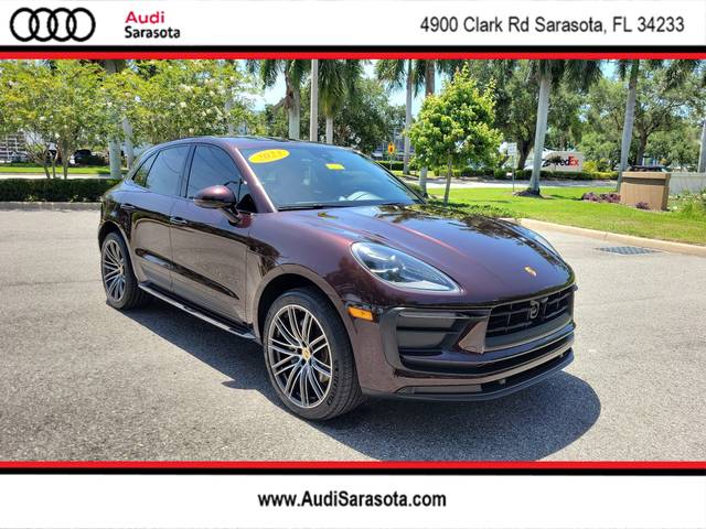 2023 Porsche Macan  AWD photo