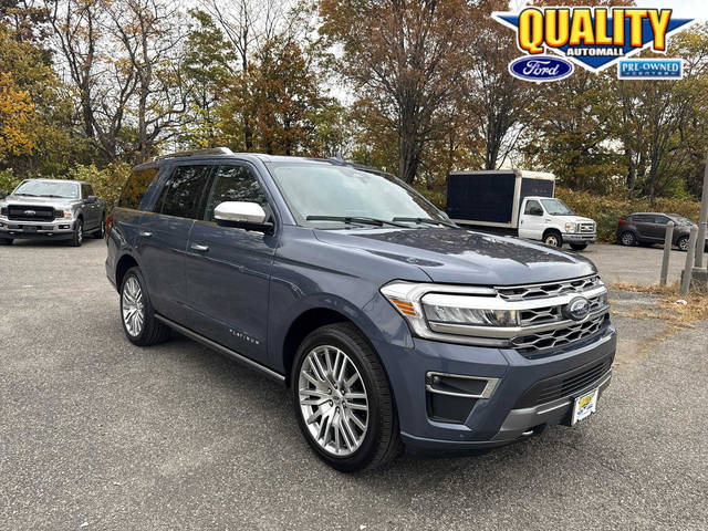2023 Ford Expedition Platinum 4WD photo