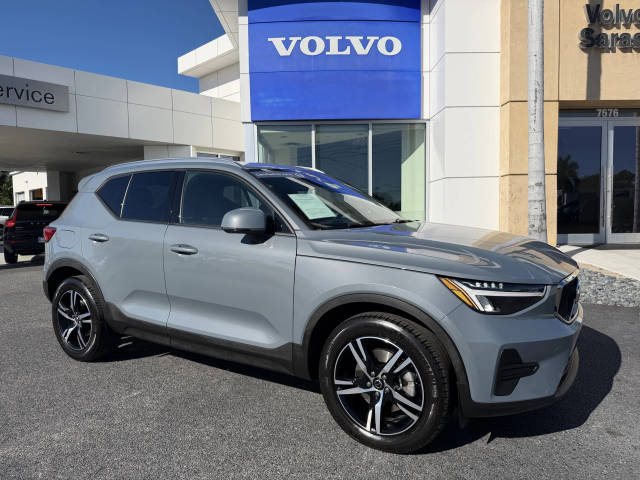 2023 Volvo XC40 Core FWD photo