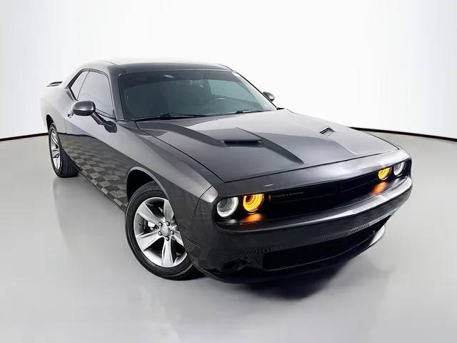 2022 Dodge Challenger SXT RWD photo
