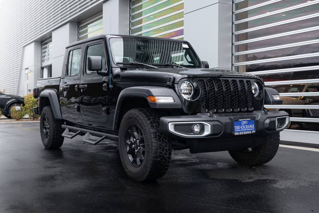 2023 Jeep Gladiator Sport 4WD photo