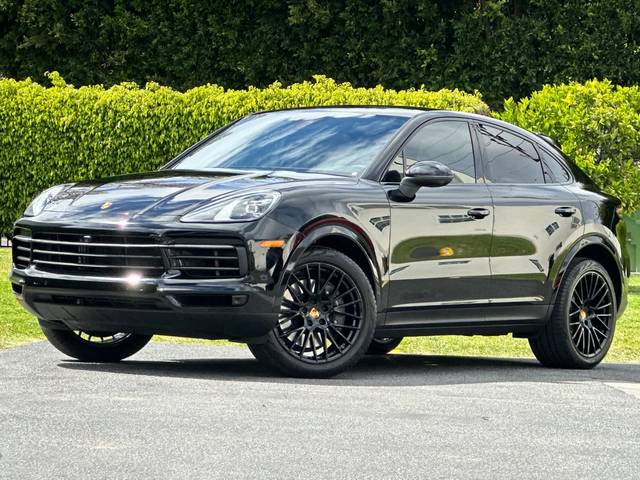 2023 Porsche Cayenne Coupe Platinum Edition AWD photo