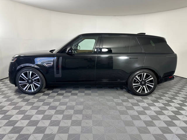 2023 Land Rover Range Rover SE AWD photo
