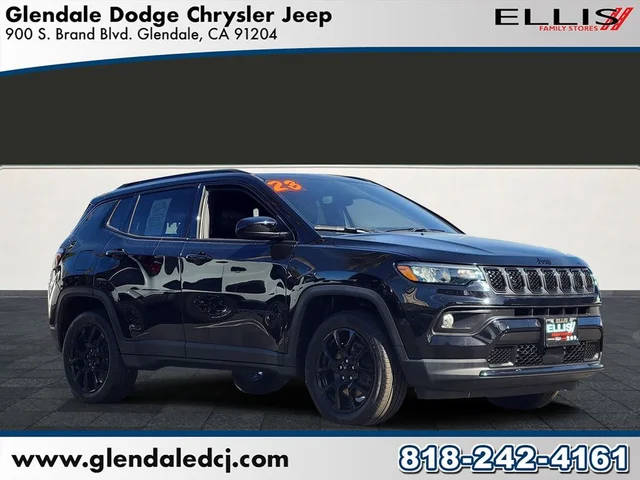 2023 Jeep Compass Altitude 4WD photo