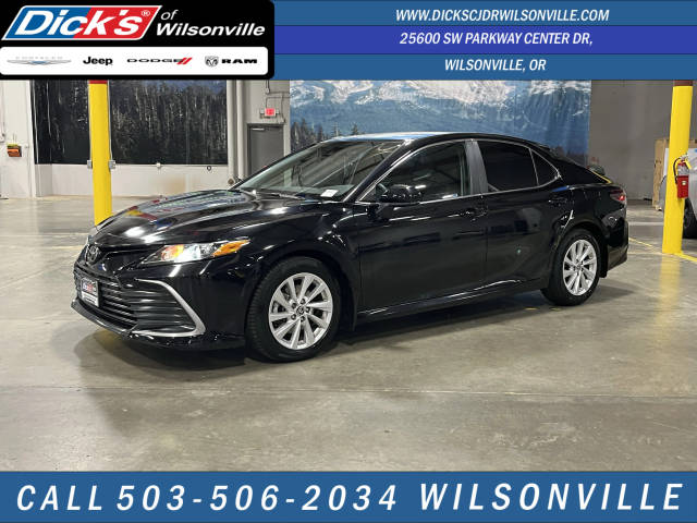 2023 Toyota Camry LE FWD photo