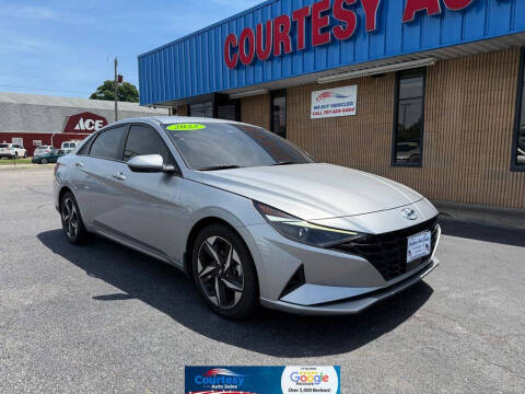 2023 Hyundai Elantra SEL FWD photo