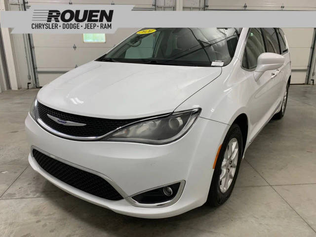 2020 Chrysler Pacifica Minivan Touring L FWD photo