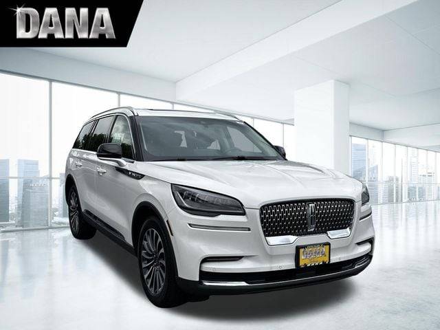 2023 Lincoln Aviator Standard AWD photo