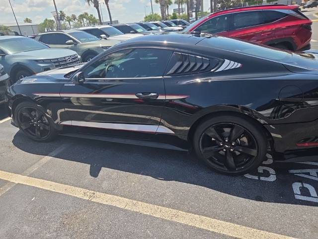 2022 Ford Mustang EcoBoost RWD photo