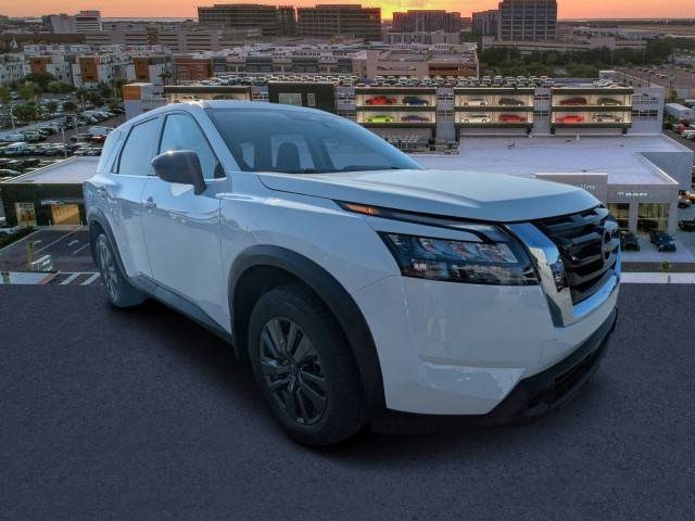 2023 Nissan Pathfinder S FWD photo