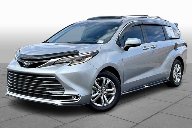 2023 Toyota Sienna Platinum AWD photo