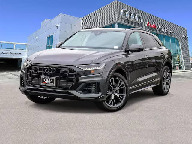 2023 Audi Q8 Premium AWD photo