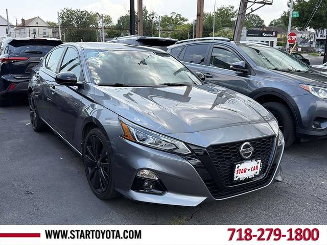 2022 Nissan Altima 2.5 SR AWD photo