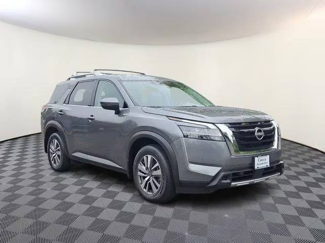 2023 Nissan Pathfinder SL 4WD photo