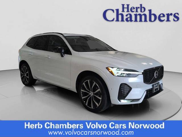 2023 Volvo XC60 Plus Dark Theme AWD photo