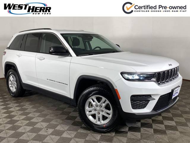 2023 Jeep Grand Cherokee Laredo 4WD photo