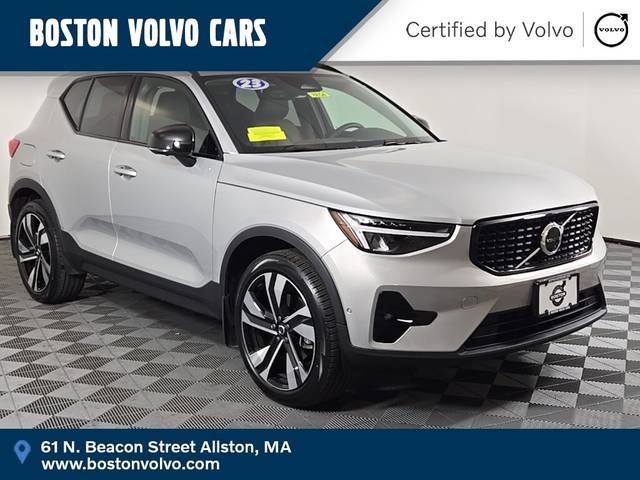 2023 Volvo XC40 Plus Dark Theme AWD photo