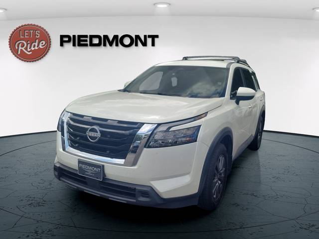 2023 Nissan Pathfinder SV FWD photo