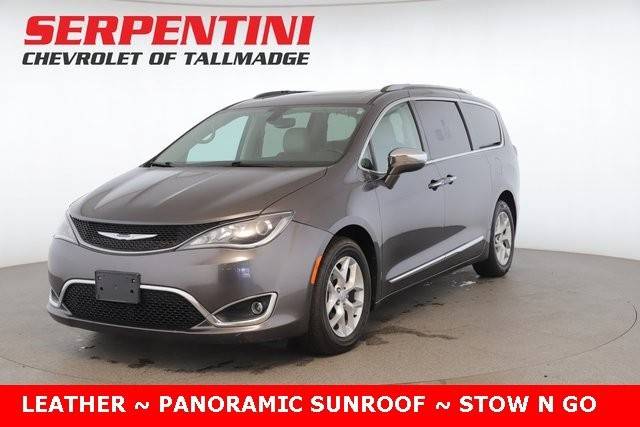 2020 Chrysler Pacifica Minivan Limited FWD photo