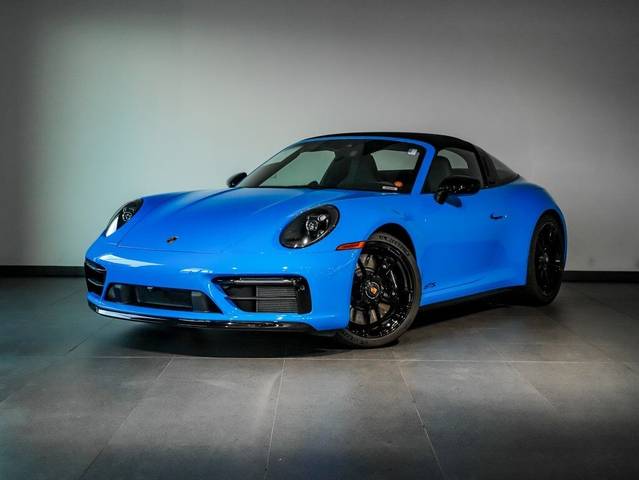 2023 Porsche 911 4 GTS AWD photo