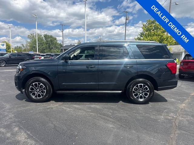 2023 Ford Expedition XLT 4WD photo