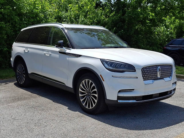 2023 Lincoln Aviator Standard AWD photo