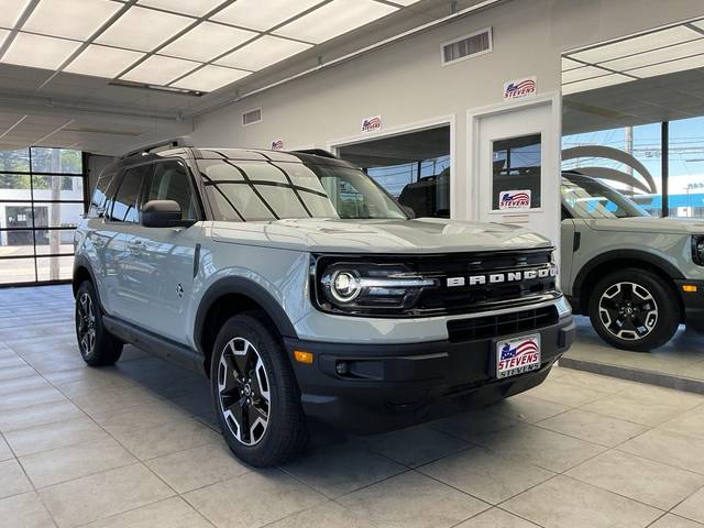 2023 Ford Bronco Sport Outer Banks 4WD photo